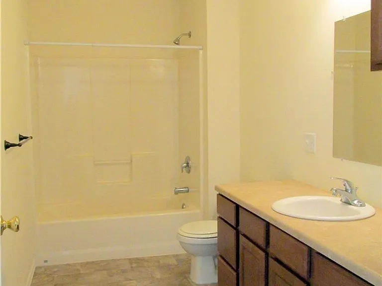 622 S Lake Ave — Photo 5