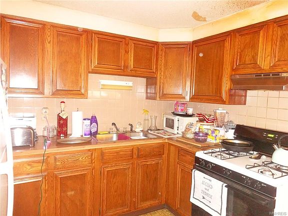 3rd image of 51 Hinman Ave