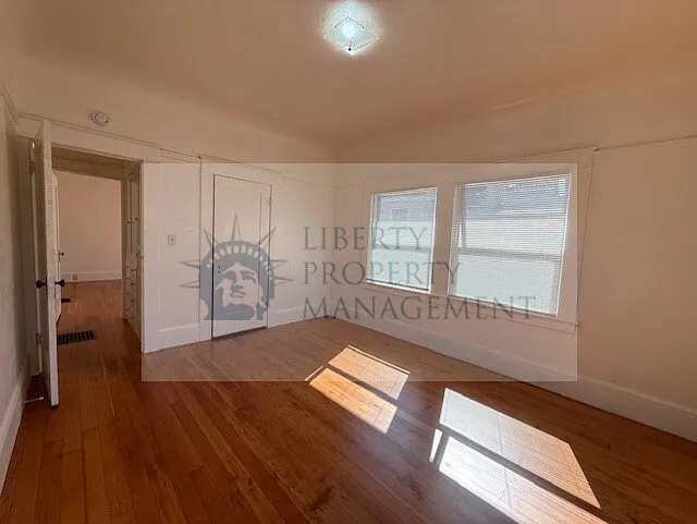 115 W Maple St — Photo 5