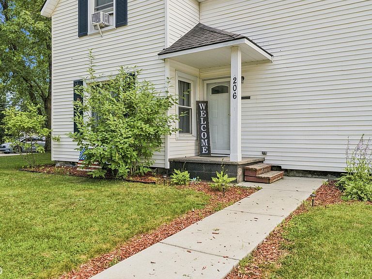 Listing photo 4