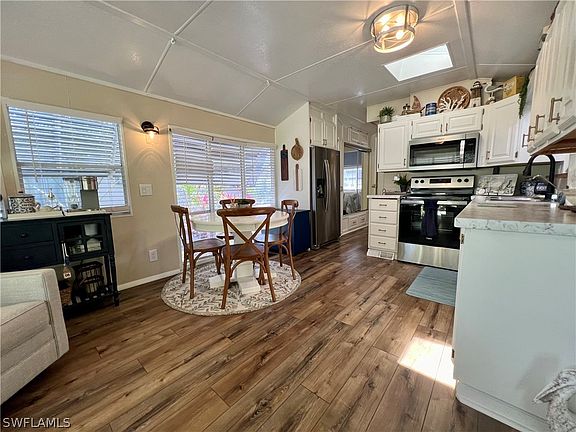 3rd image of 10727 Everglades Kite Cir