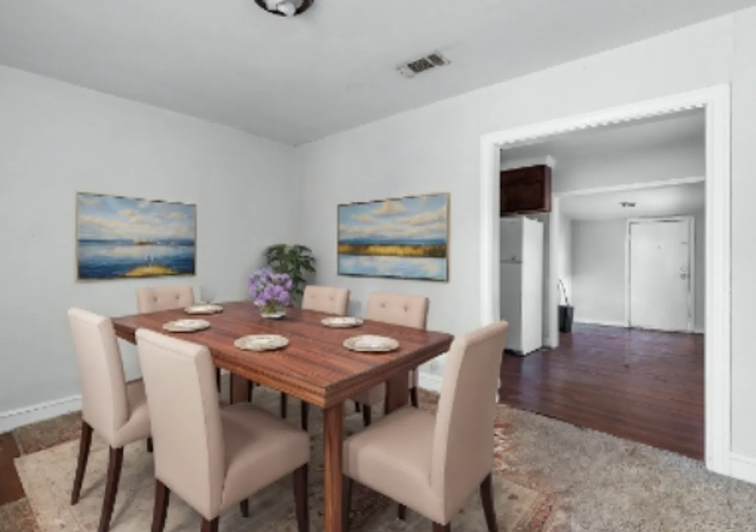 2 Bed 1 Bath Lease! — Photo 4