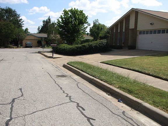 5th image of 7657 Parkwood Ln