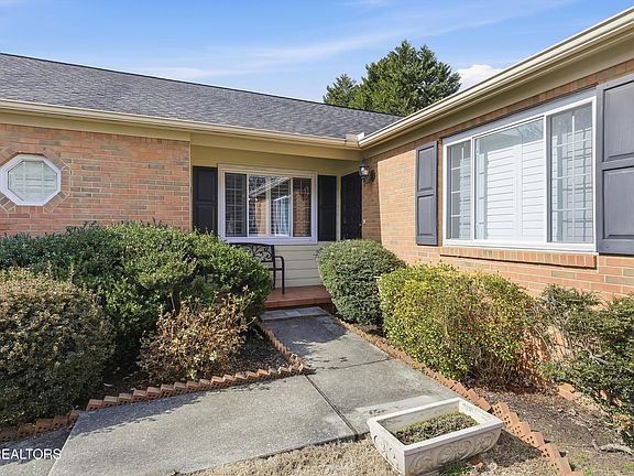 2nd image of 721 Kimbee Rd