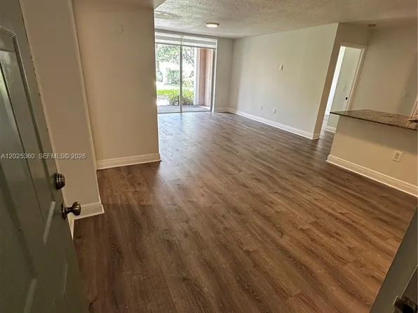 12124 Saint Andrews Pl APT 110, Hollywood, FL 33025