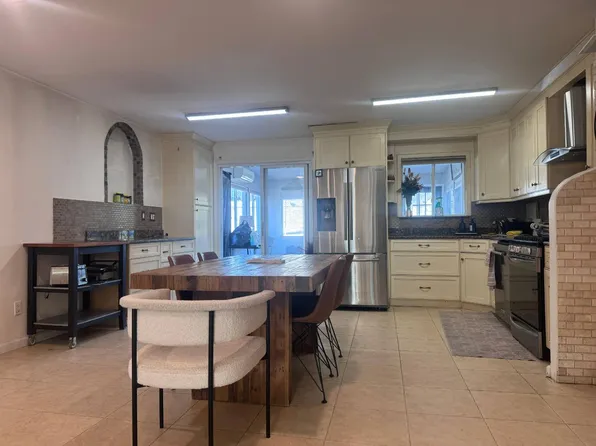 2115 E 70th St, Brooklyn, NY 11234