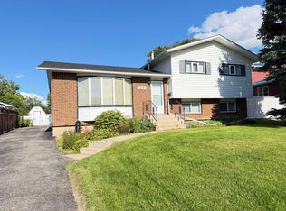 7231 Patterson Dr, Grande Prairie, AB T8V 5A2
