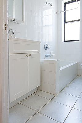 2nd image of 145 W 71st St APT 9A