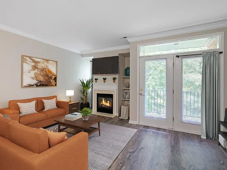 Bishops View Apartments and Townhomes — Photo 5