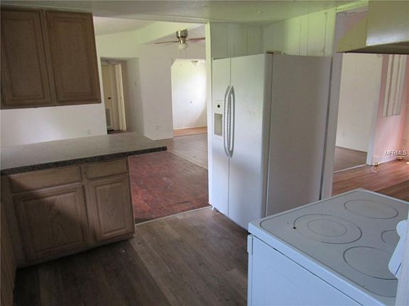 3rd image of 404 Tammis Ln