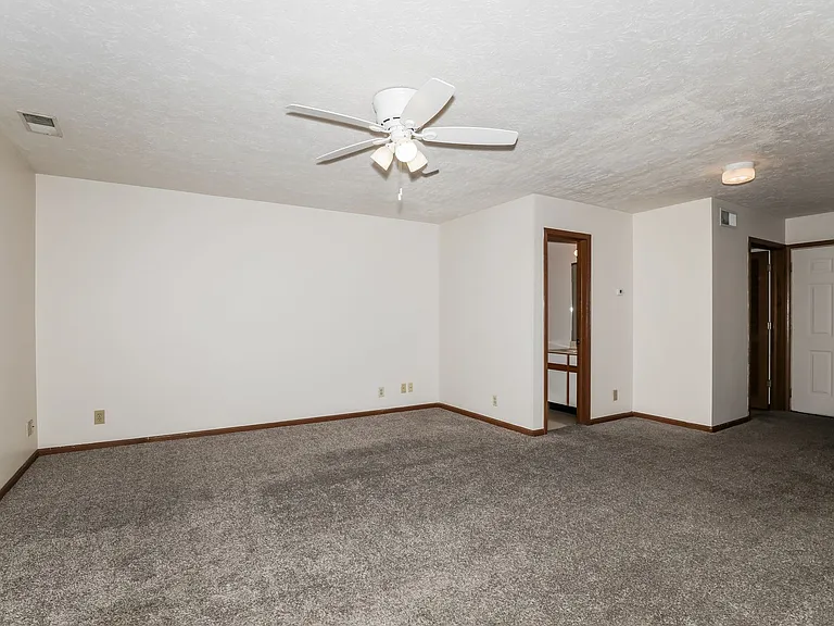 1001 Fannon Dr — Photo 56