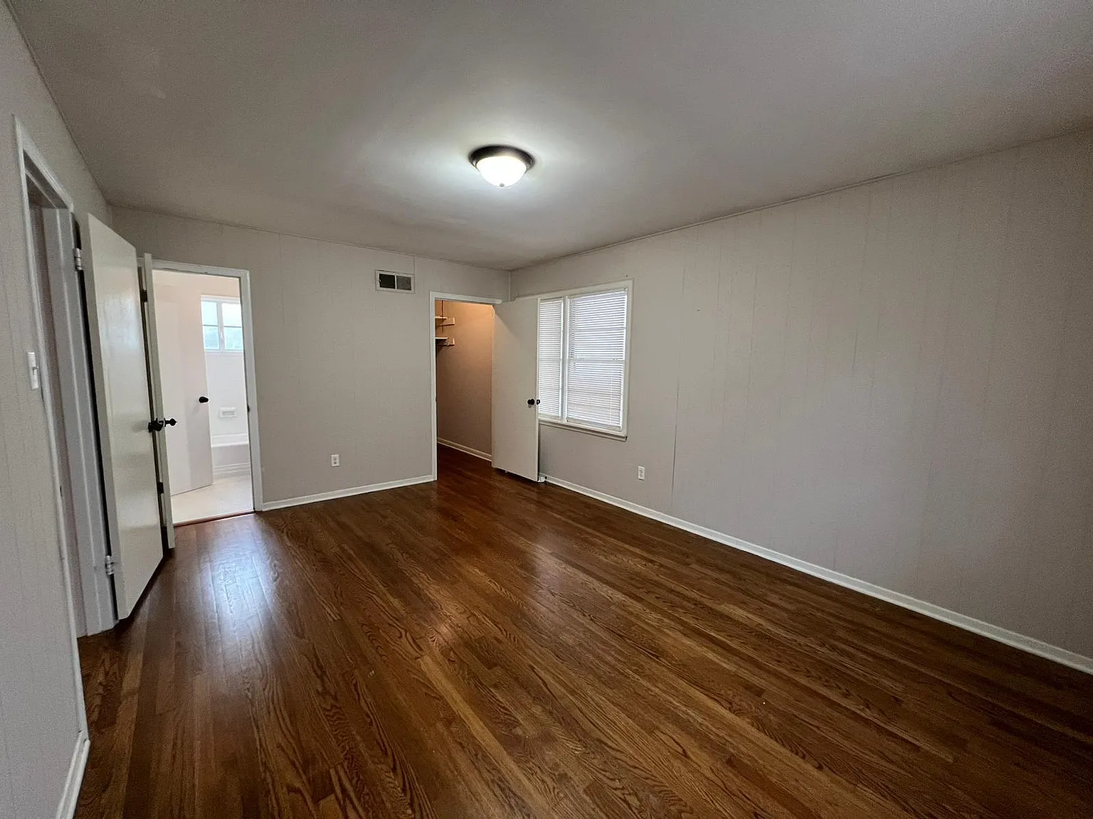 4987 Fairfield Cir S — Photo 4