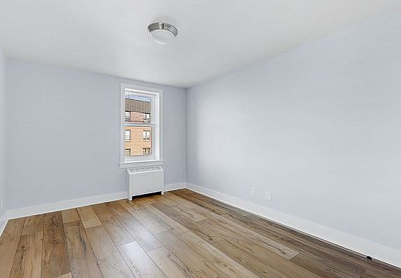 4th image of 20-08 Seagirt Blvd #1D
