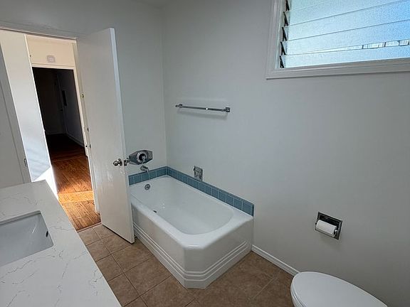 3rd image of 540 San Vicente Blvd #1