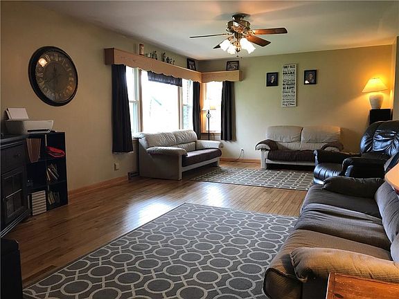 4th image of 413 E Lyndhurst St