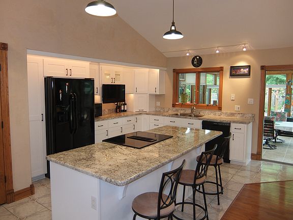 3rd image of 13445 Loomis Ct