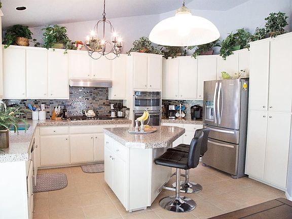 4th image of 3320 Lakeland Way