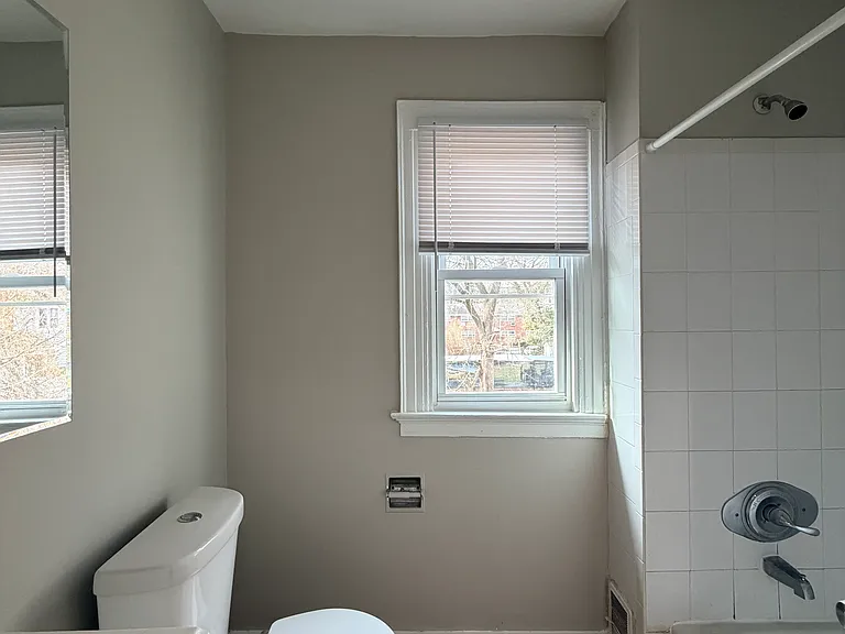240 Fountain St — Photo 16