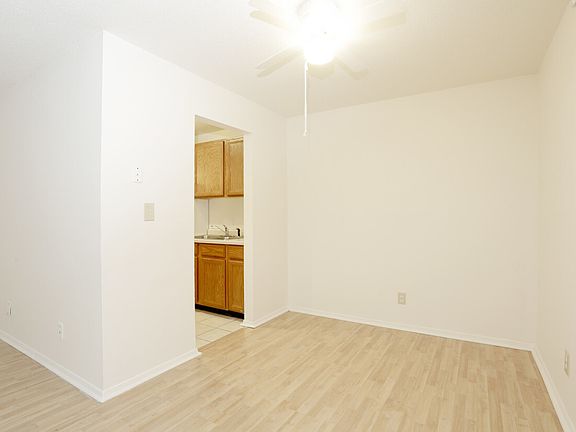 4th image of 904 N Broadway Ave APT 101