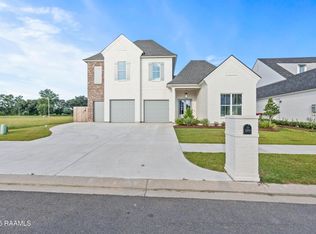 208 Crossbill Dr, Lafayette, LA 70508