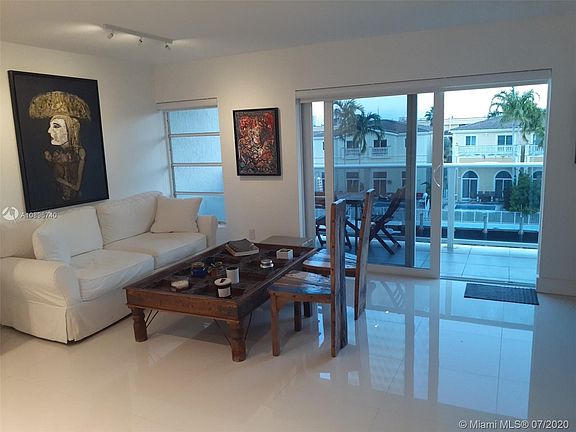 3rd image of 3868 NE 169th St APT 401