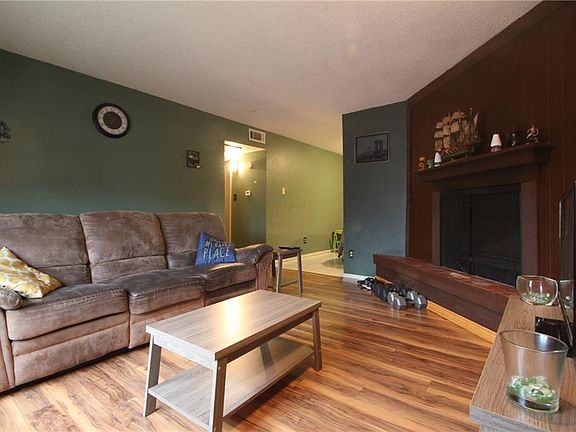 4th image of 401 12th Ave SE APT 177