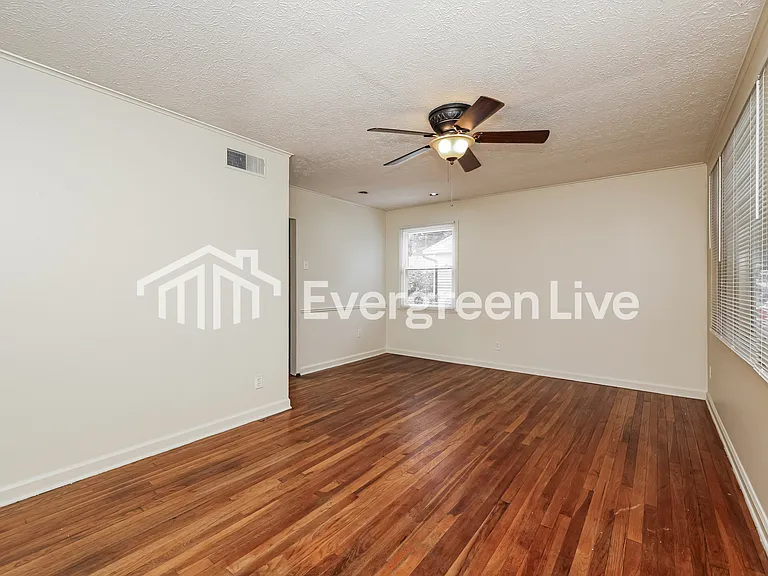 5338 Rawlings Dr — Photo 5