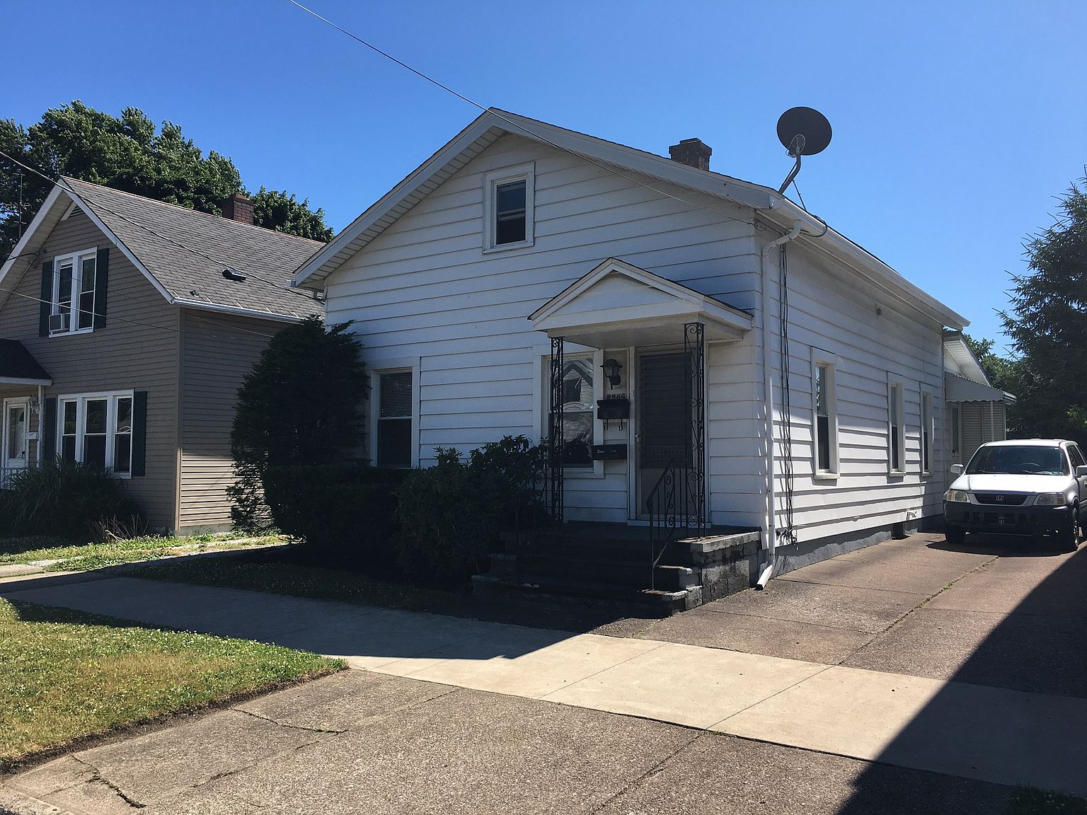 2208 Plum St Erie Pa 16502 Zillow