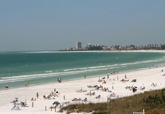 Private Walk way to  Beach 