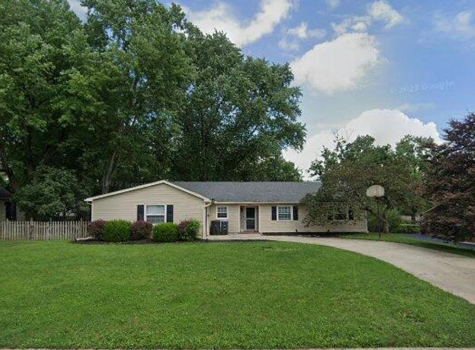 1st image of 102 East Dr