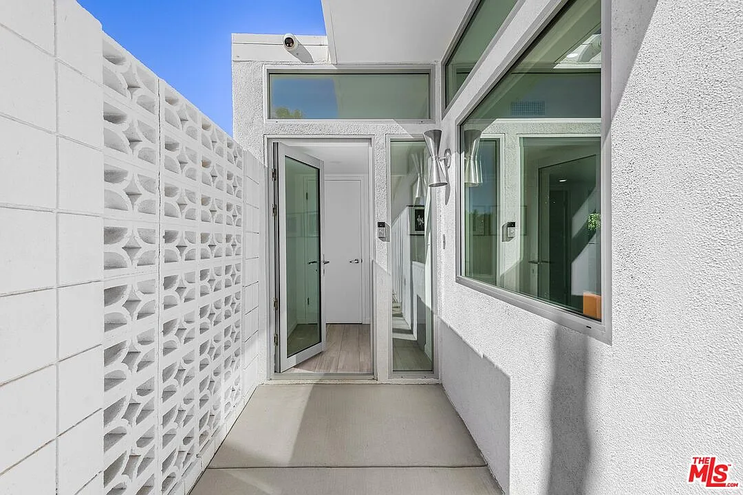 3 bed, 2.0 bath, 1602 sqft, $4,000 — Photo 3