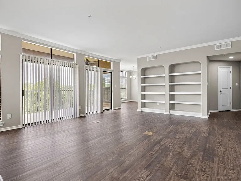Waters Edge Apartments in Georgetown, TX