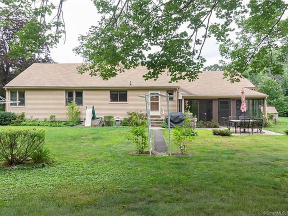 2nd image of 36 Applewood Rd