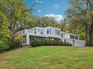 635 Foster Dr, Des Moines, IA 50312