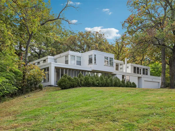 635 Foster Dr, Des Moines, IA 50312