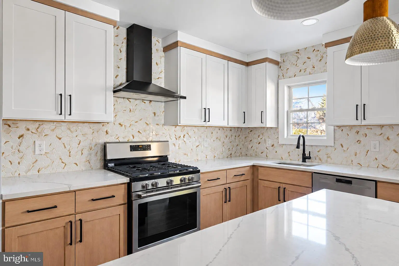 3 bed, 1.5 bath, 1392 sqft, $3,600 — Photo 4