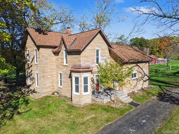 6136 Ormond Rd, Davisburg, MI 48350