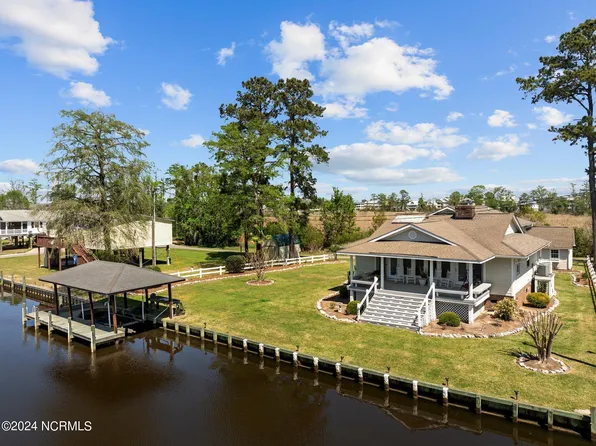 82 Canal Court, Chocowinity, NC 27817