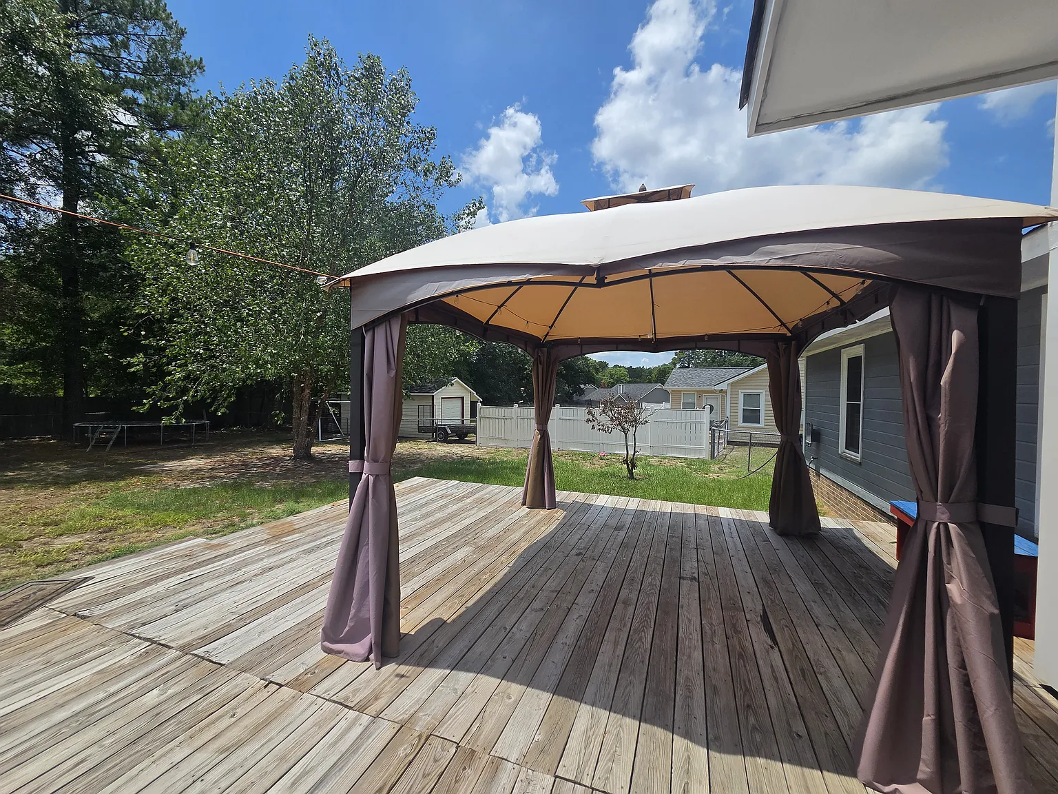 3 bed, 2.5 bath, 1468 sqft, $1,700 — Photo 3