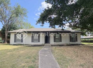 1817 Butterfield Trl, Grand Prairie, TX 75052