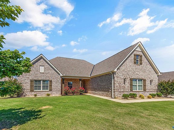 5th image of 309 Woodwind Dr