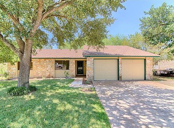 2nd image of 2207 Carolyn Dr