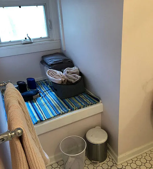 3rd floor suite bathroom