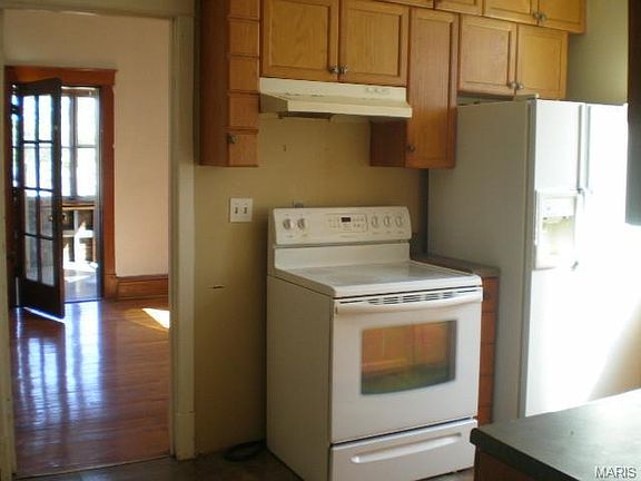 2nd image of 3019-3021 Magnolia Ave