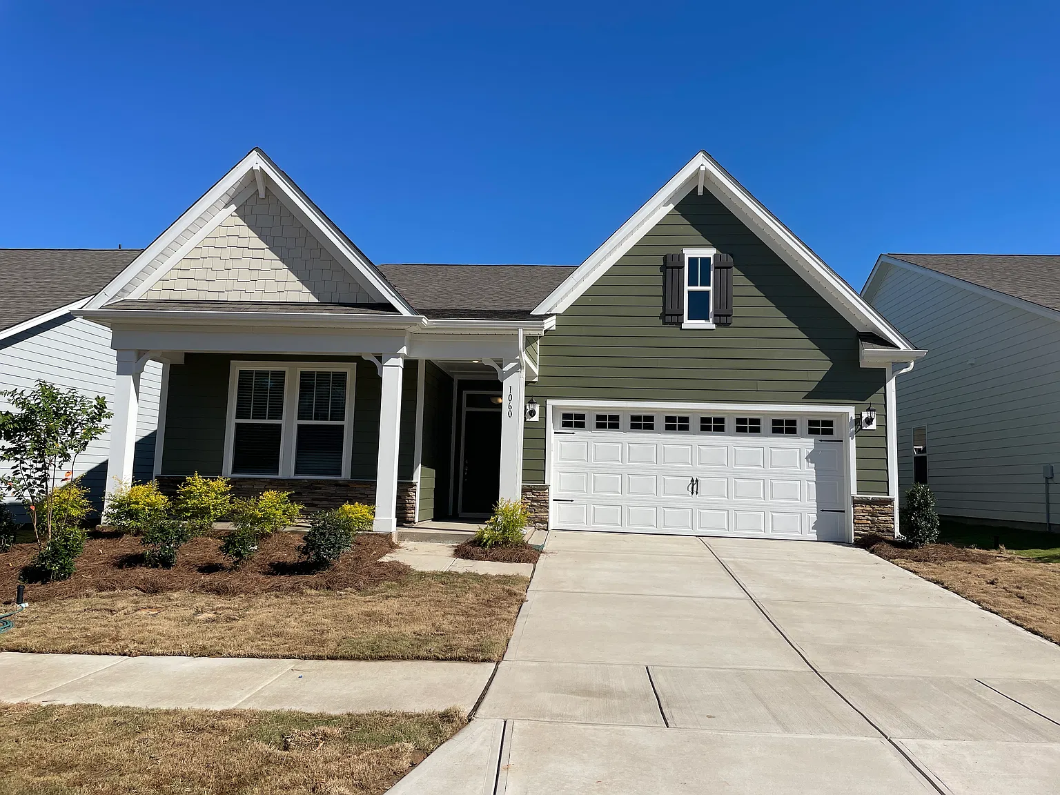 3 bed, 2211 sqft, $2,600 — Photo 1