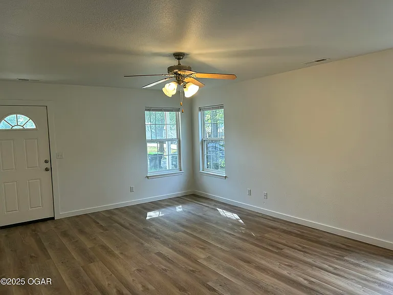 612 N Devon St — Photo 2