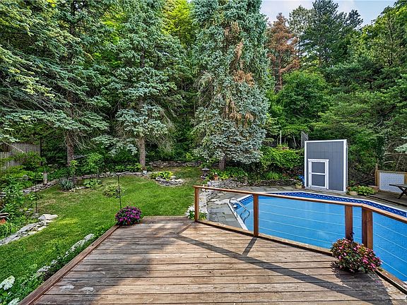 3rd image of 112 Mansfield Dr