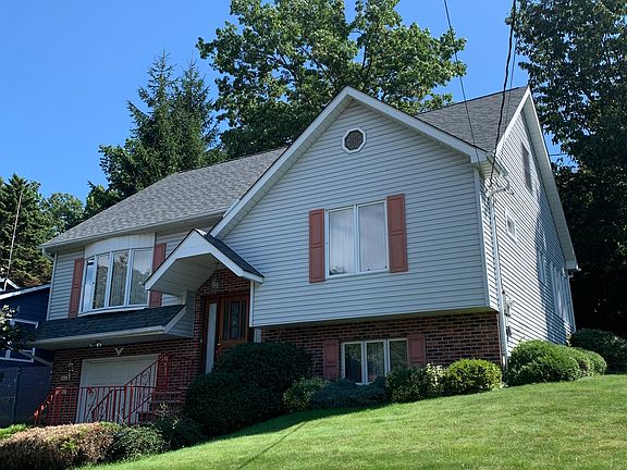 2nd image of 220 Seymour Ave