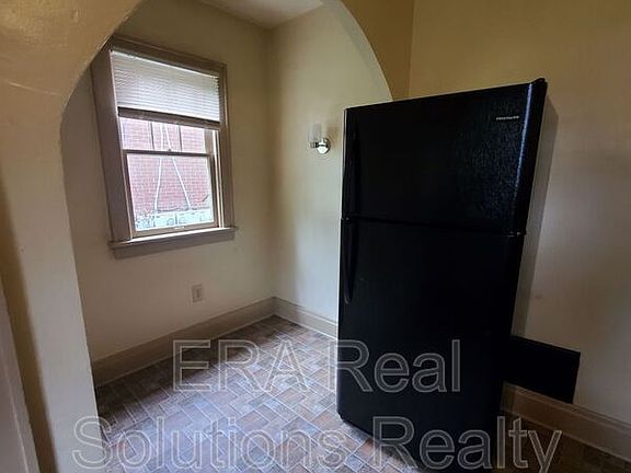 5th image of 2039 W Broad St