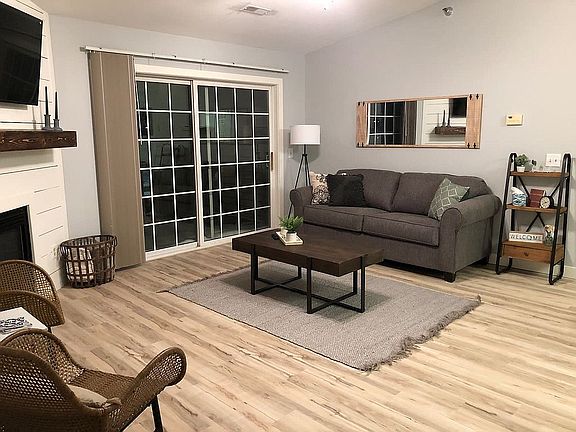 3rd image of 7450 S Louise Ave Unit 304